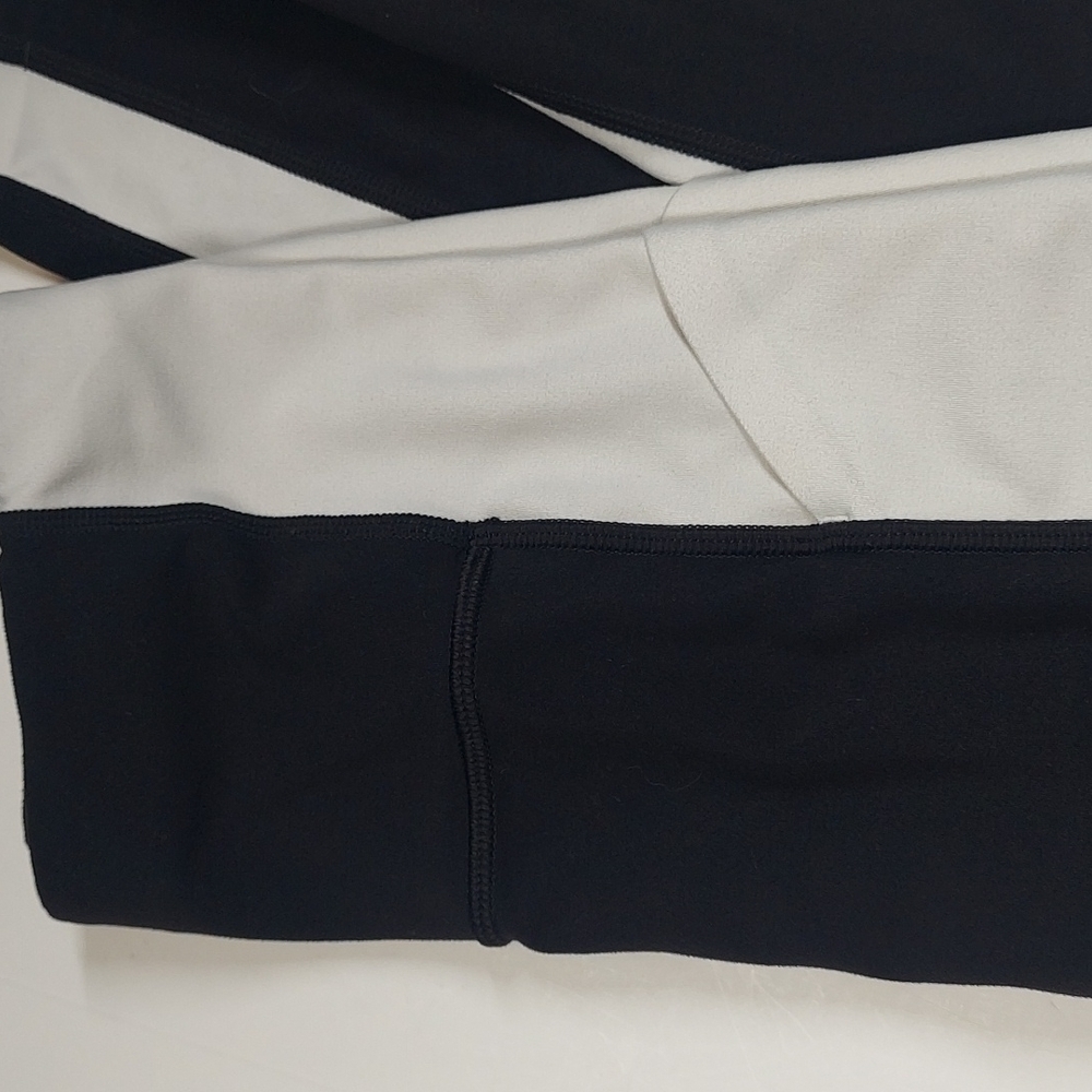 Athleta 3/4 pant XS - Picture 9 of 9